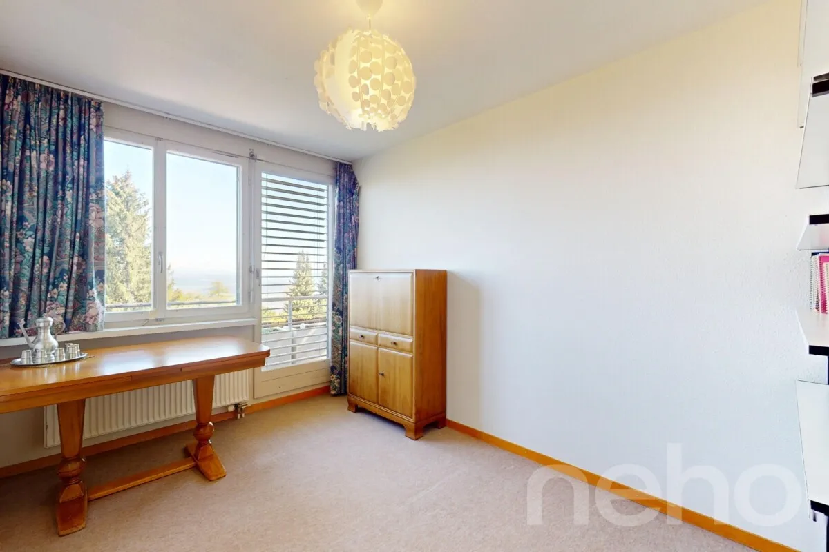 Superbe appartement en terrasse avec magnifique vue à Evilard