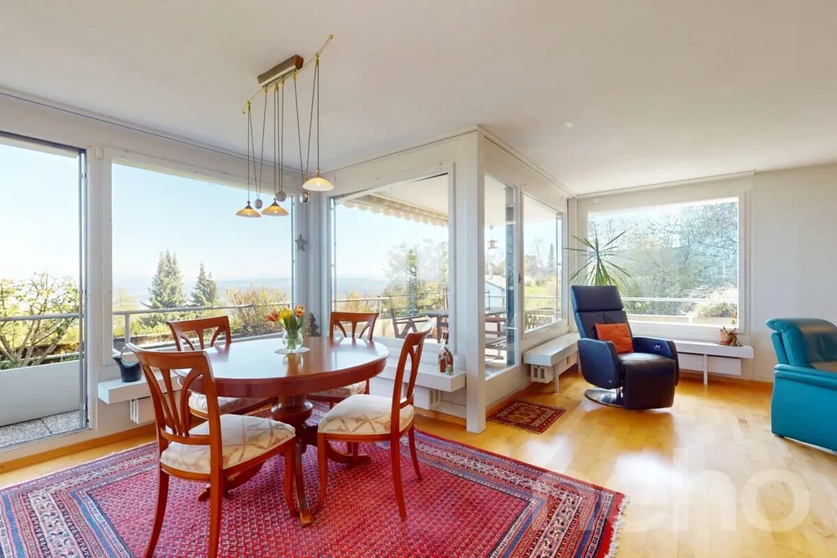 Superbe appartement en terrasse avec magnifique vue à Evilard