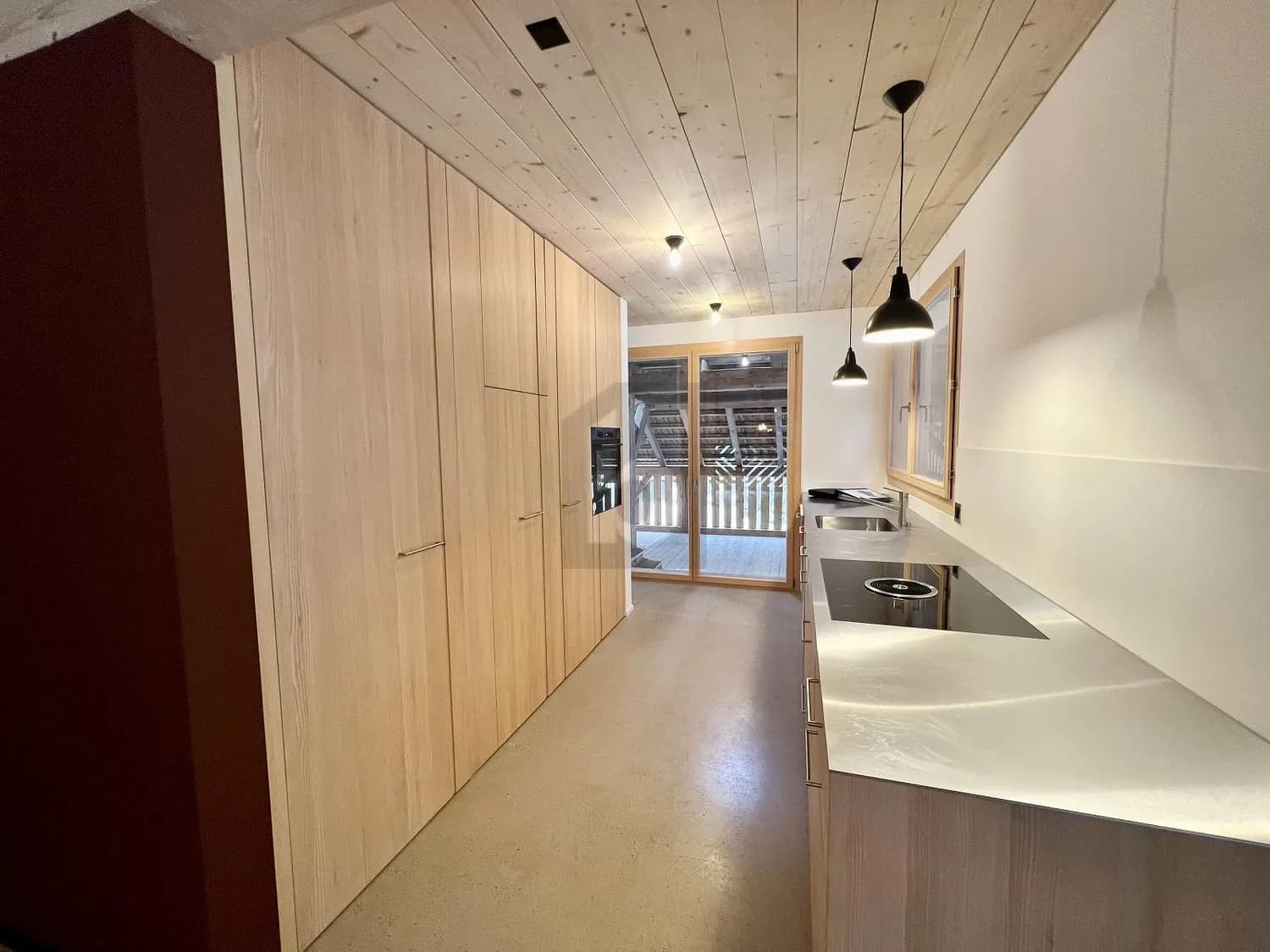 GROSSZÜGIG MIT MODERNEN AKZENTEN