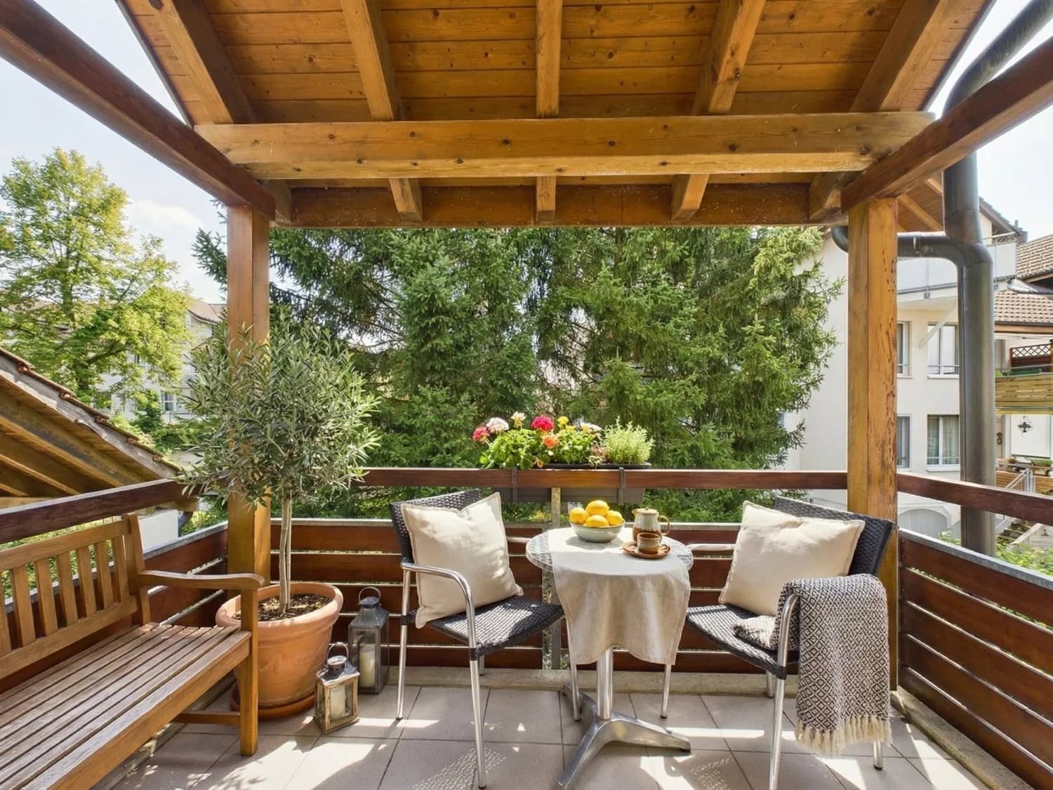 Grosszuegige 5-Zimmer-Wohnung mit Balkon in Affoltern am Albis