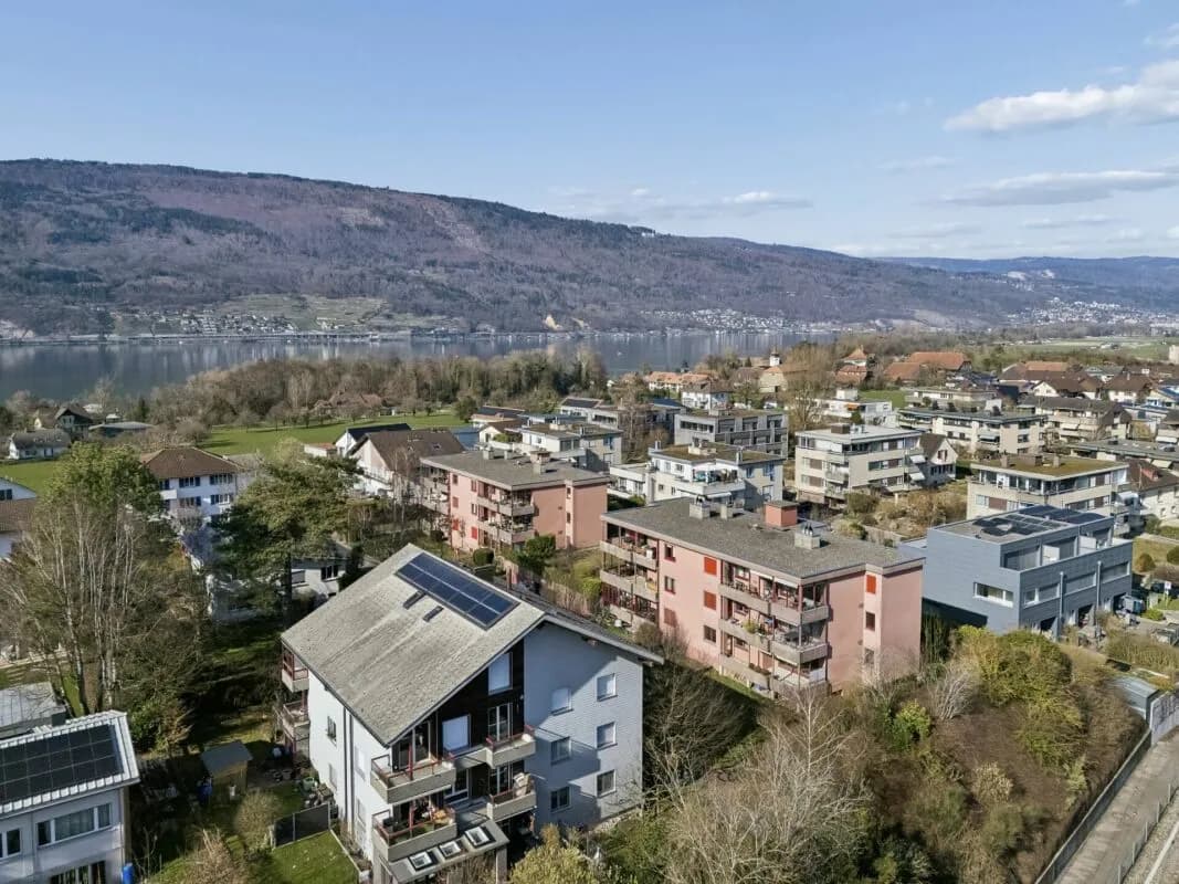 4.5-Zimmer-Wohnung mit Balkon und Cheminée in Seenähe
