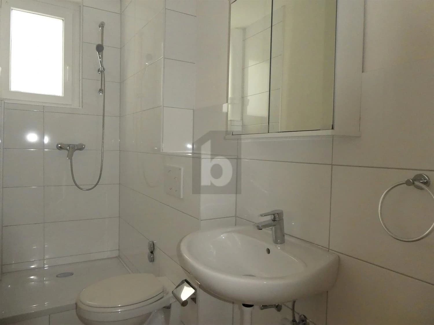 CHARMANTES ALTBAUJUWEL IN ZENTRALER LAGE