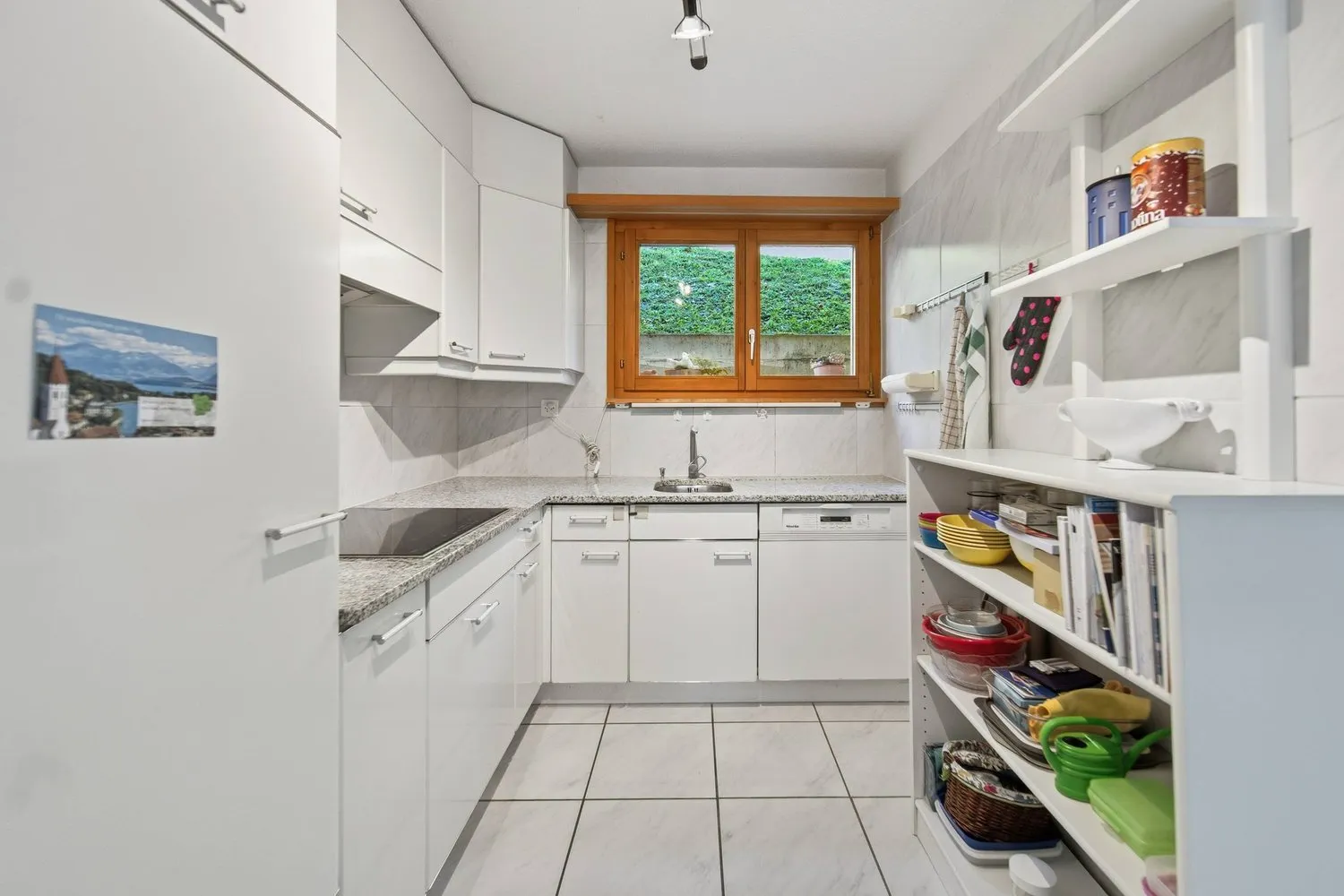 CHARMANTES HAUS IN RUHIGER LAGE NAHE THUNERSEE