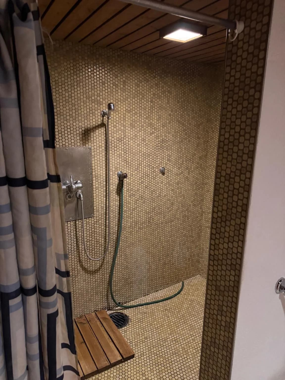 Sauna mit Solarium an der Austrasse in Basel zu vermieten