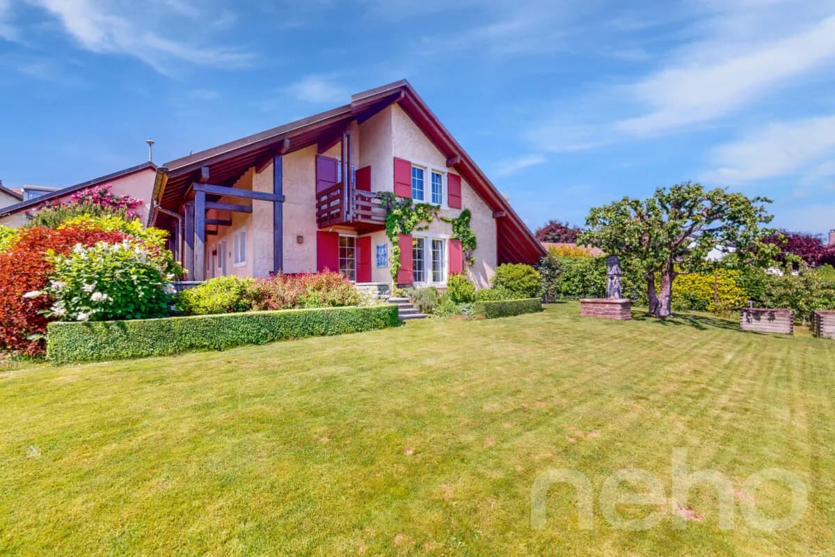 Charme et espace : maison avec vue dégagée sur Lac et montagnes