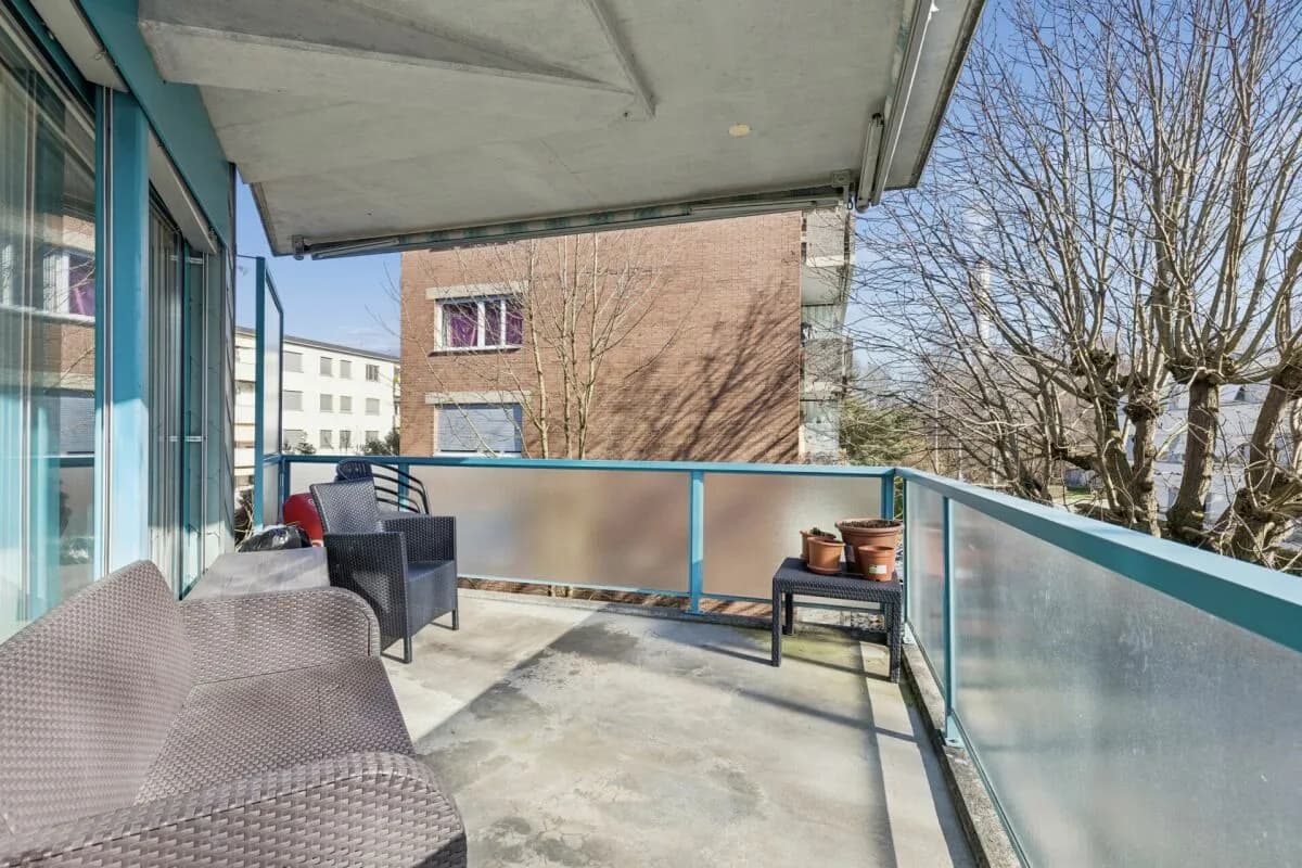 Charmante Wohnung am Zihlkanal inklusive Einstellhallenparkplatz