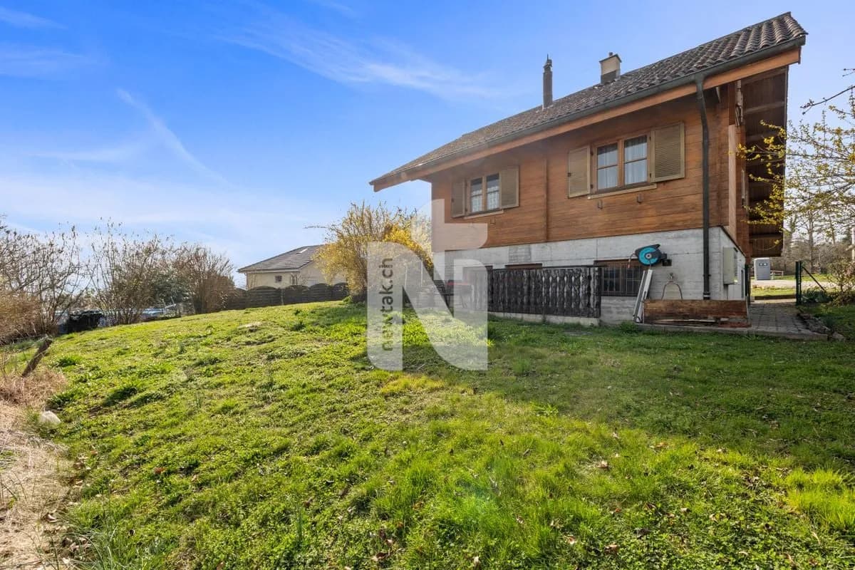 Charmantes, freistehendes Einfamilienhaus in ruhiger Lage mit idyllischem Garten