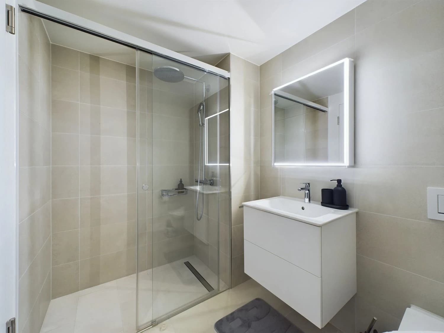 Moderne 5.5-Zimmer Wohnung in Neuhausen