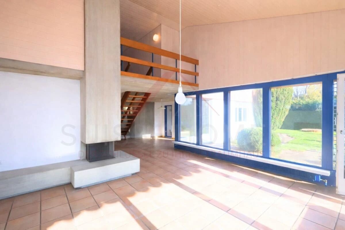 Grosszügiges Einfamilienhaus mit Seesicht und Pool