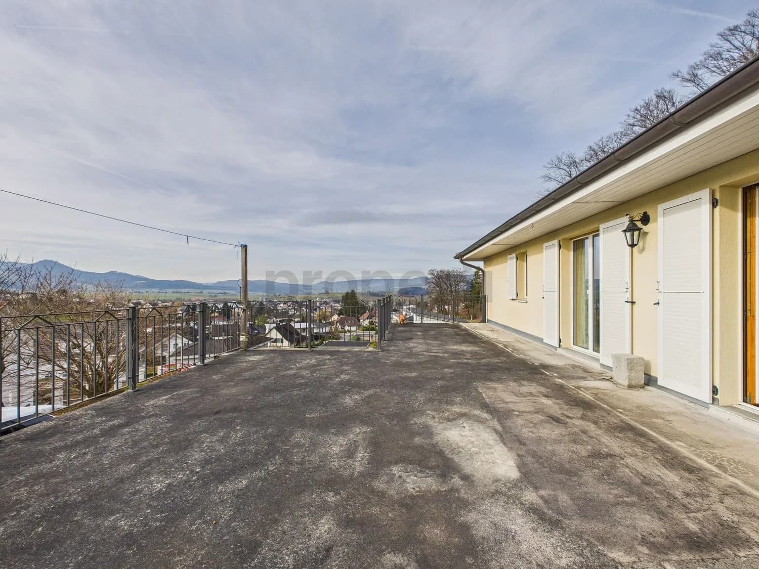 Ruhiges 4.5-Zimmer-Einfamilienhaus mit grosser Terrasse in Breitenbach