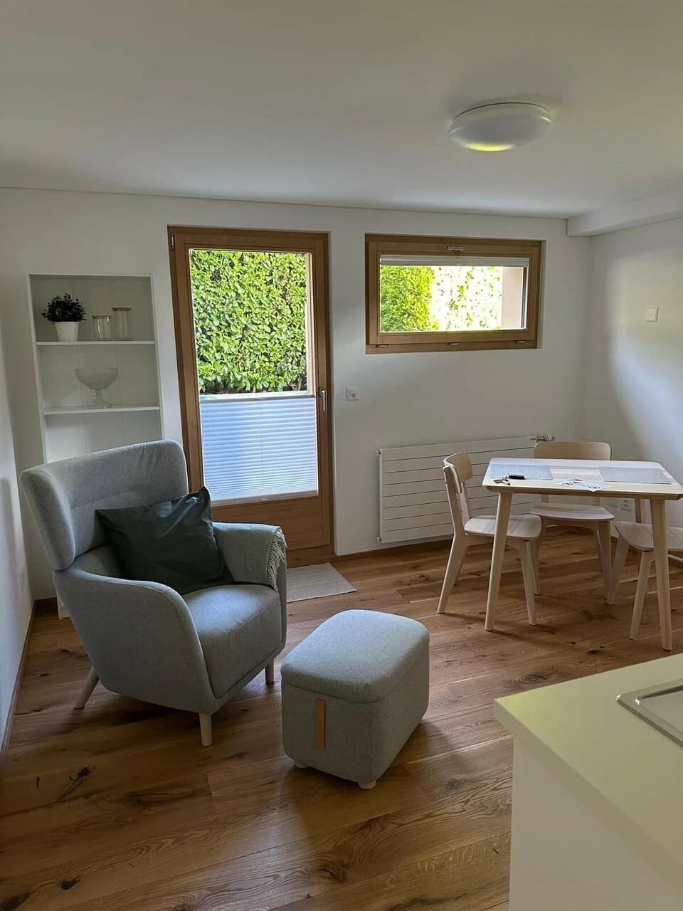 Möblierte Einzimmer-Wohnung in Steg