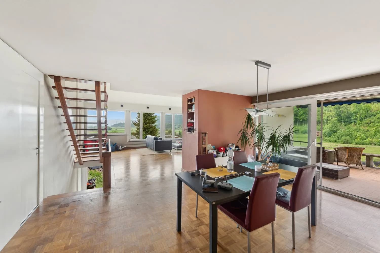 Wohnen, wo andere träumen - Ihr Rückzugsort in den Villiger Rebbergen