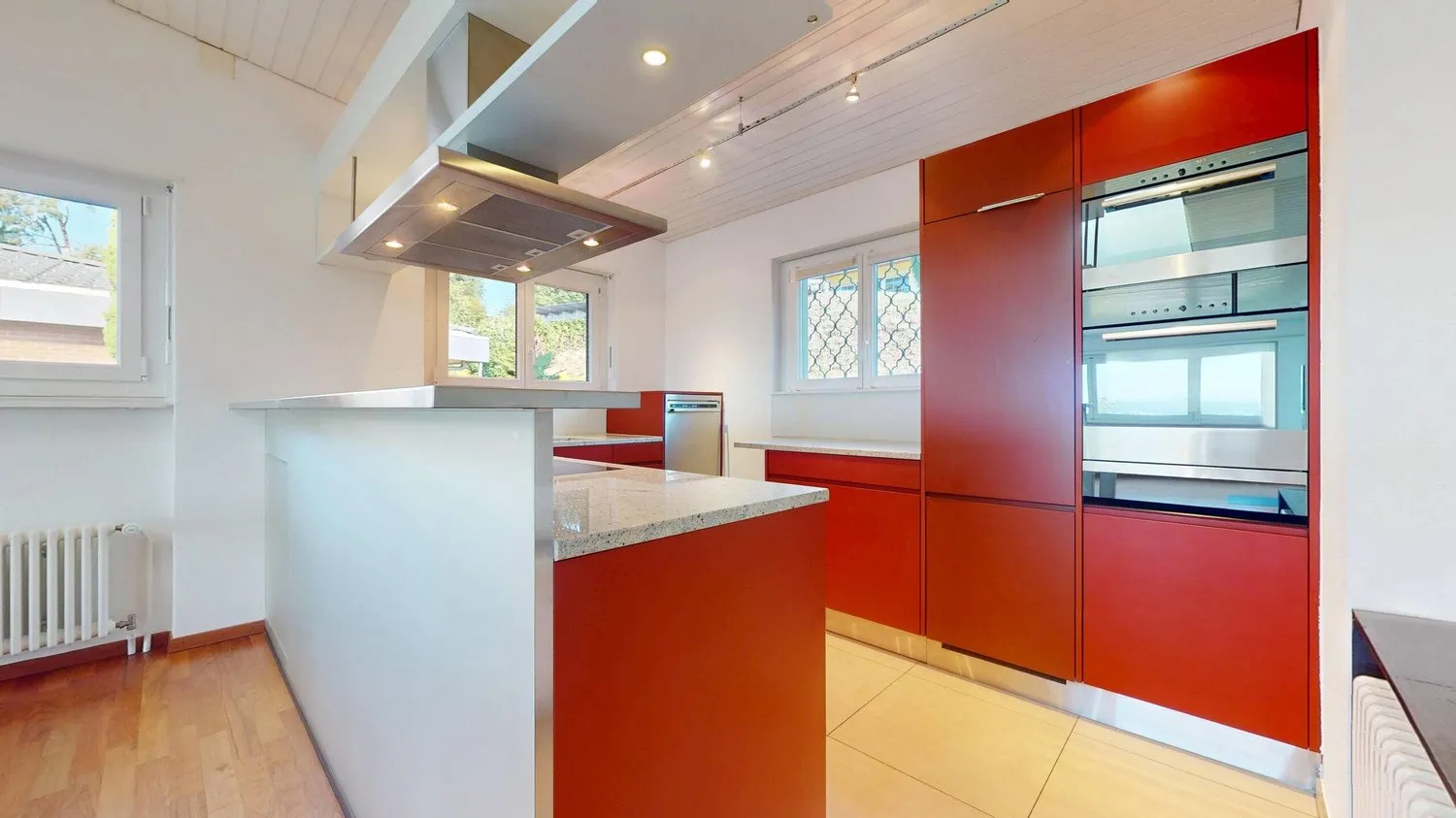 GROSSZÜGIG LEBEN MIT BLICK AUFS SEELAND