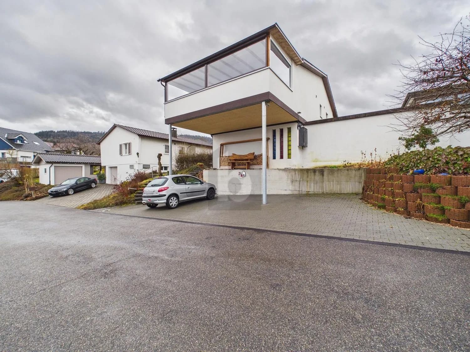 RIESIGER WINTERGARTEN MIT TRAUMHAFTER AUSSICHT