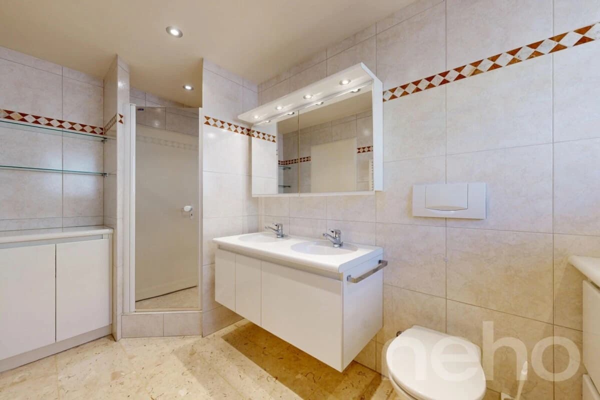 Elegante Wohnresidenz mit separaten Atelier und Panoramasicht