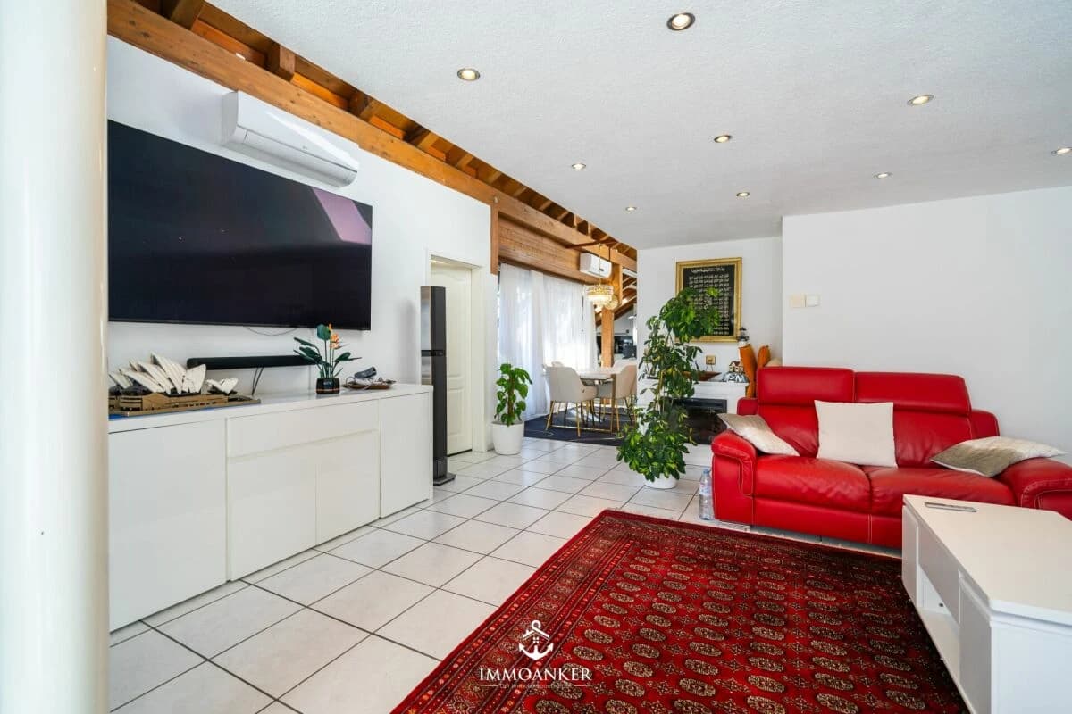 Exklusive 6.5-Zimmer-Dachgeschosswohnung mit Lift direkt in die Wohnung - Seepark Altendorf