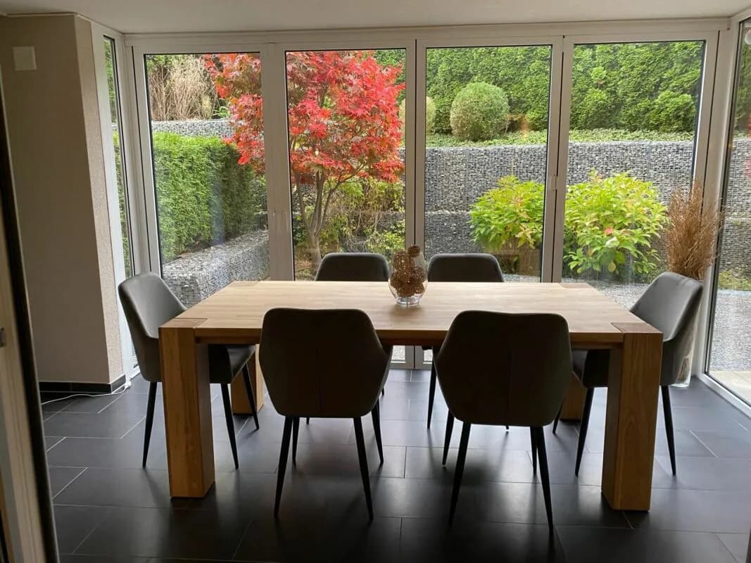 Moderne 2,5 Zimmerwohnung mit Balkon in Schindellegi