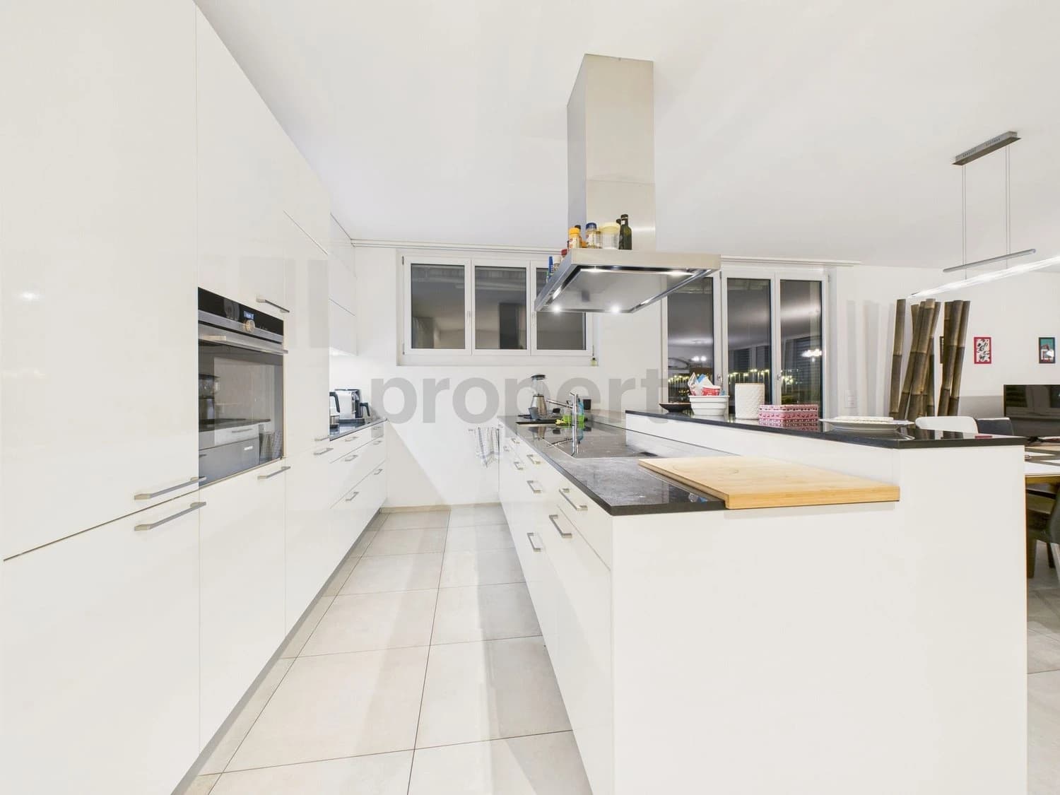 Moderne 4.5-Zimmer Wohnung mit grosszügige Terrasse zentral in Zürich BEFRISTET 2 Jahre