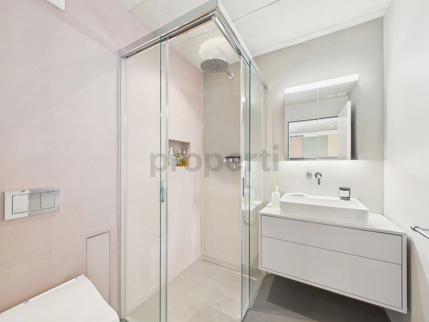 Moderne 2.5-Zimmer Wohnung mit Gartensitzplatz in Zürich