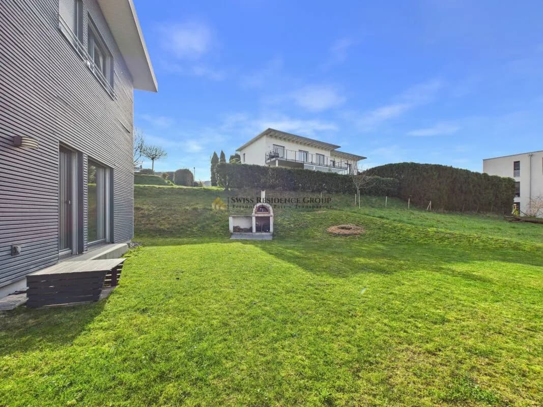 Modernes Generationenhaus mit Terrassen, Garten und Weitsicht in Bellmund Kopie