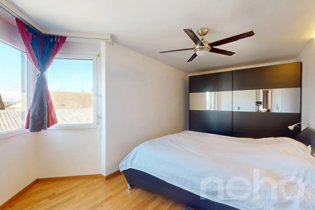 Grosszügige Doppelhaushälfte an ruhiger Lage in Märwil