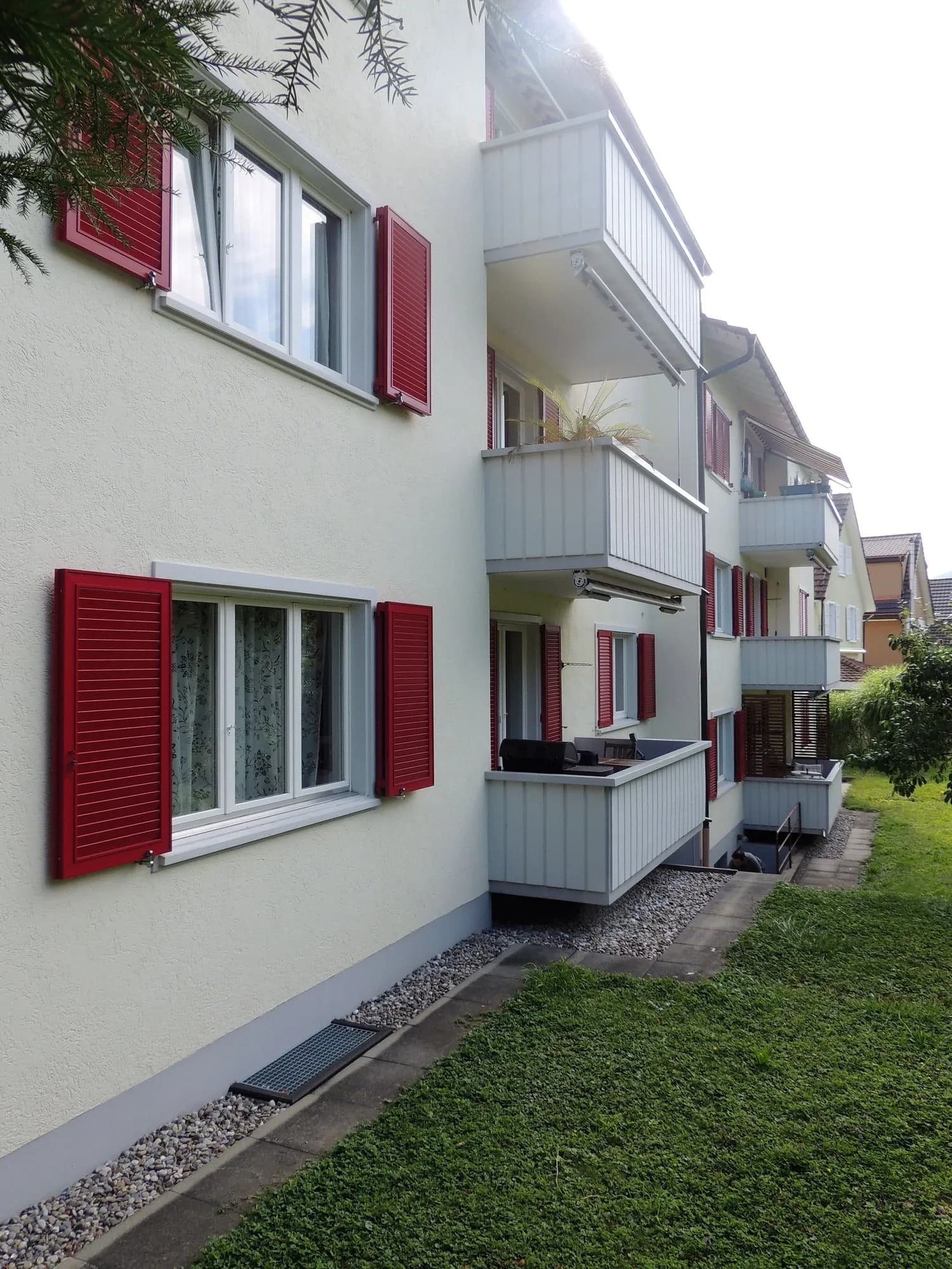 Helle 3-Zimmer-Wohnung mit Balkon in Lausen