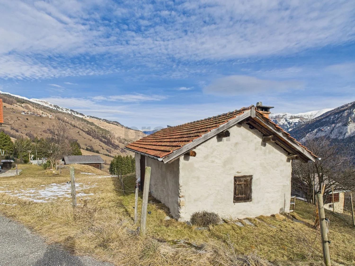 Maiensäss an ruhiger, idyllischer Lage mit Aussicht