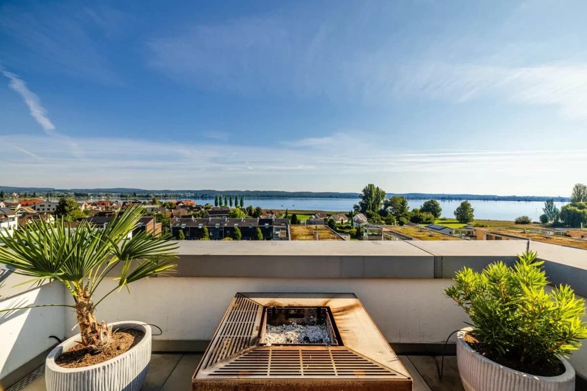 Stilvolles Wohnen in Ermatingen - Terrassenwohnung mit einmaligem Bodensee-Panorama
