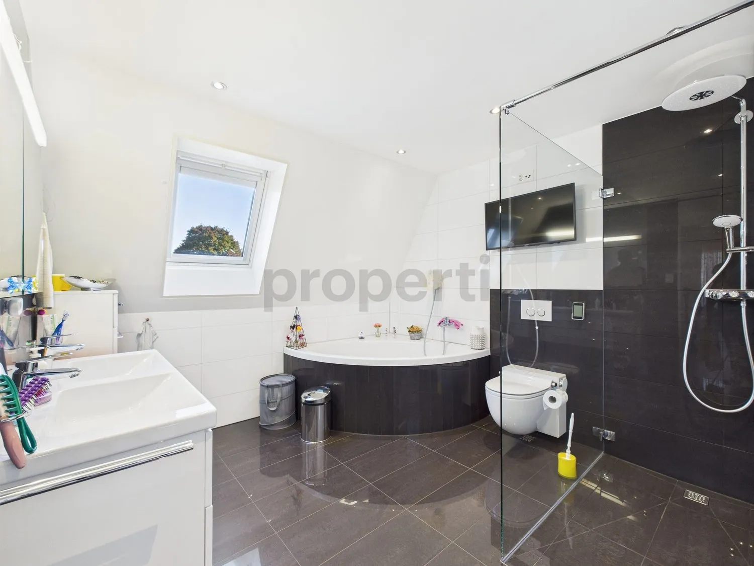 Exklusive 3.5-Zimmer-Wohnung mit fantastischem Ausblick in Widnau