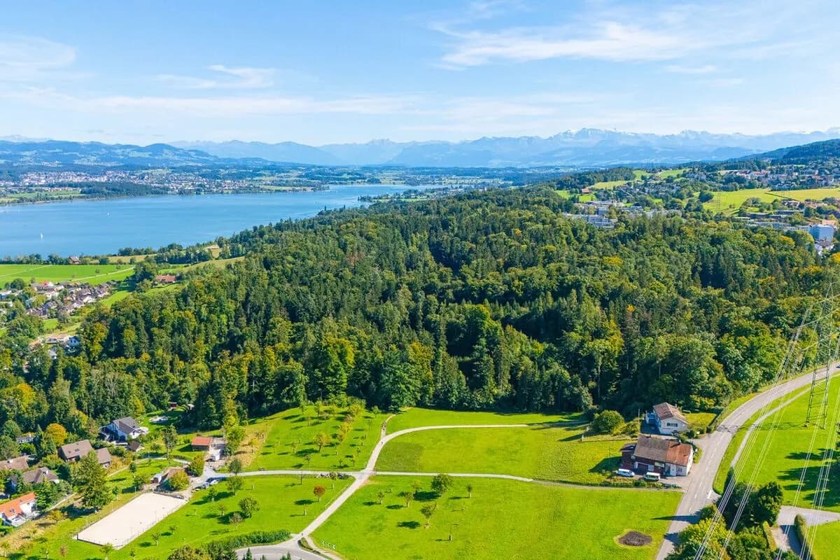 Freistehendes 4-Z' EFH mit grosser Werkstatt & Hobbyraum