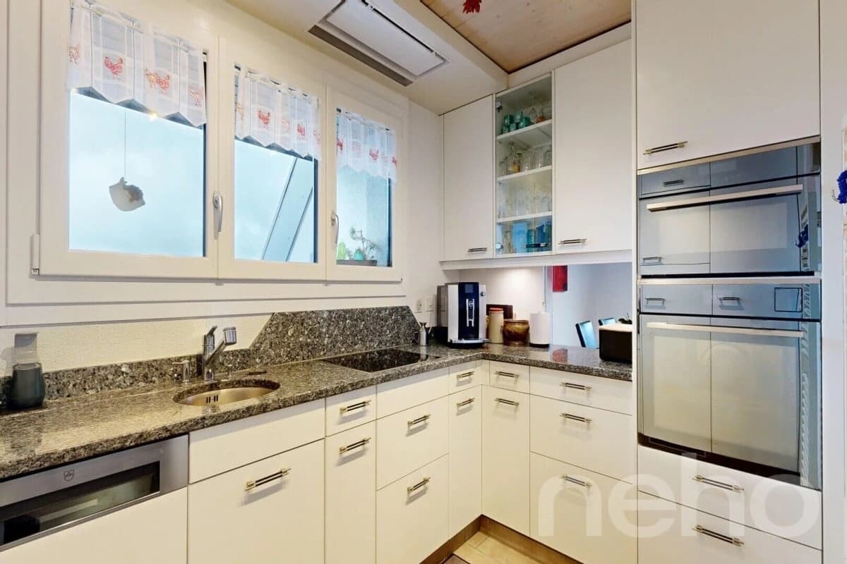 Grosszügige Attikawohnung mit Blick auf die Alpen