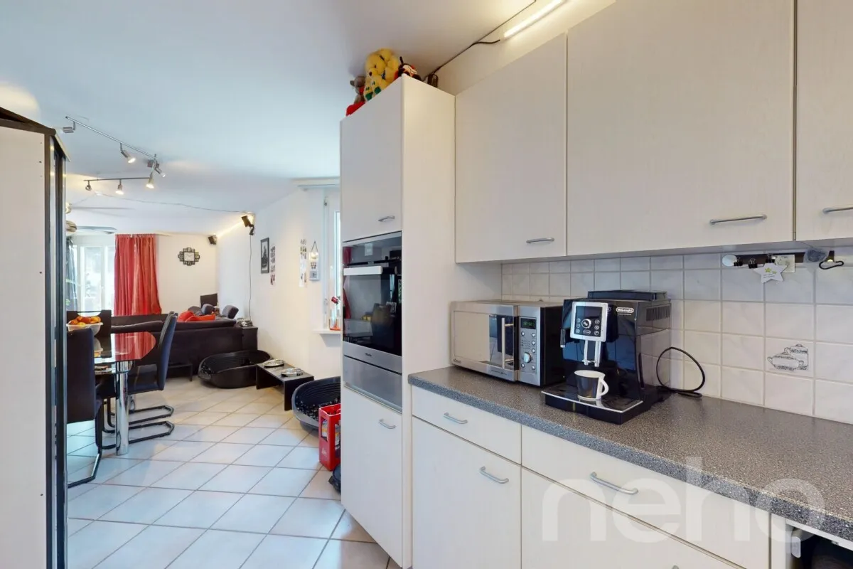 Grosszügige Doppelhaushälfte an ruhiger Lage in Märwil