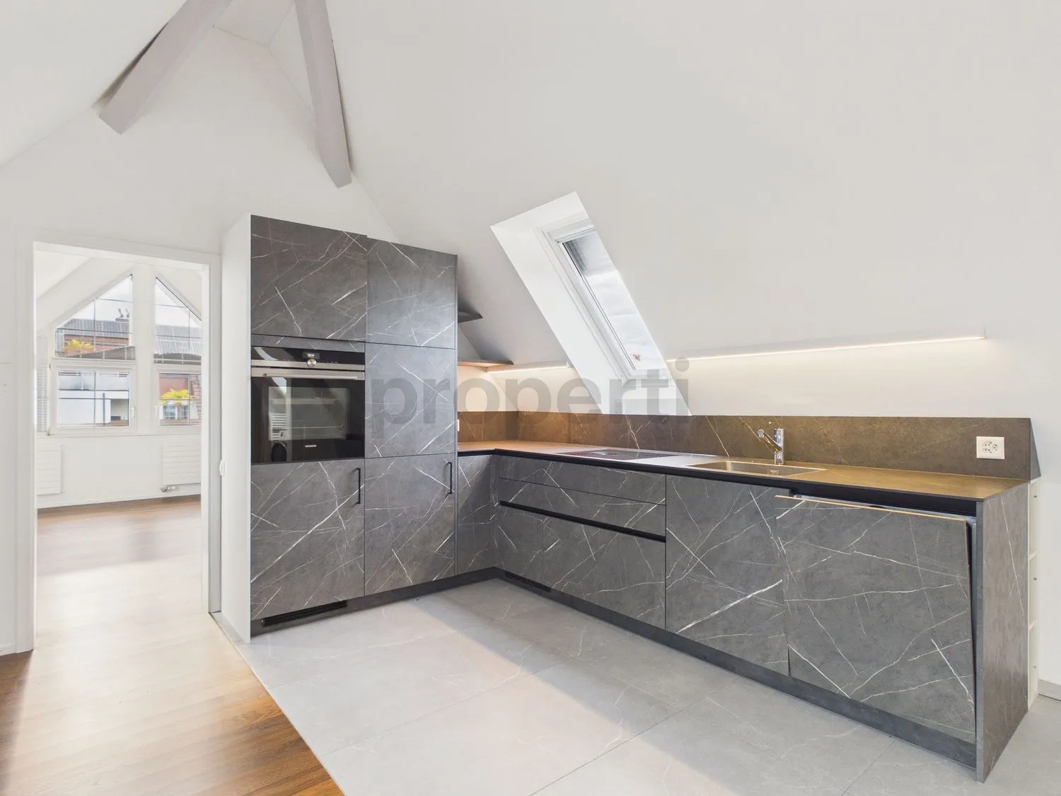 Moderne 3-Zimmer-Wohnung mit Balkon, Güttingen