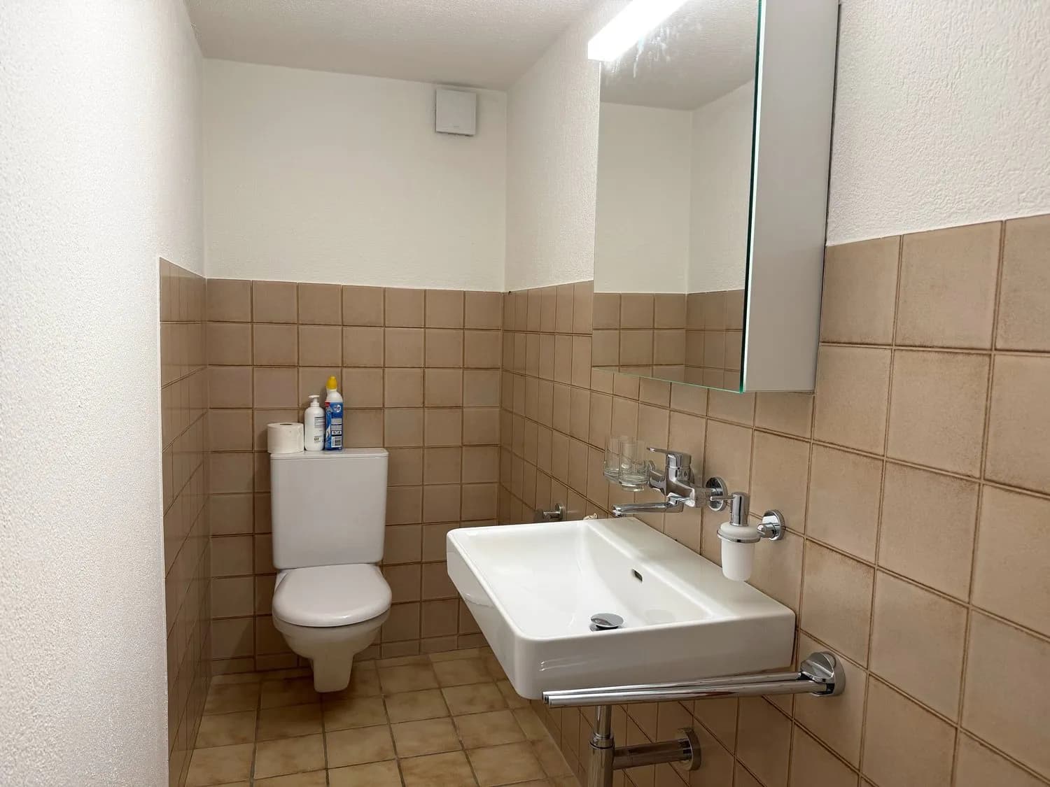 Modernisierte 4-Zimmer-Wohnung mit praktischem Parkplatz, Beggingen