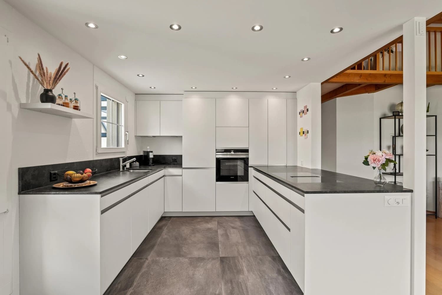 VIEL PLATZ UND CHARME AUF ZWEI ETAGEN