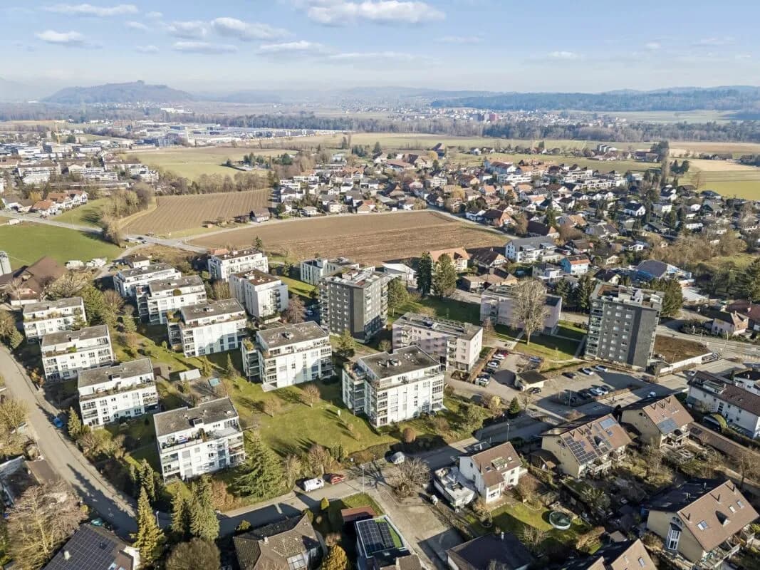 Attraktive 4.5-Zimmer-Etagenwohnung mit Balkon und Weitsicht ins Grüne