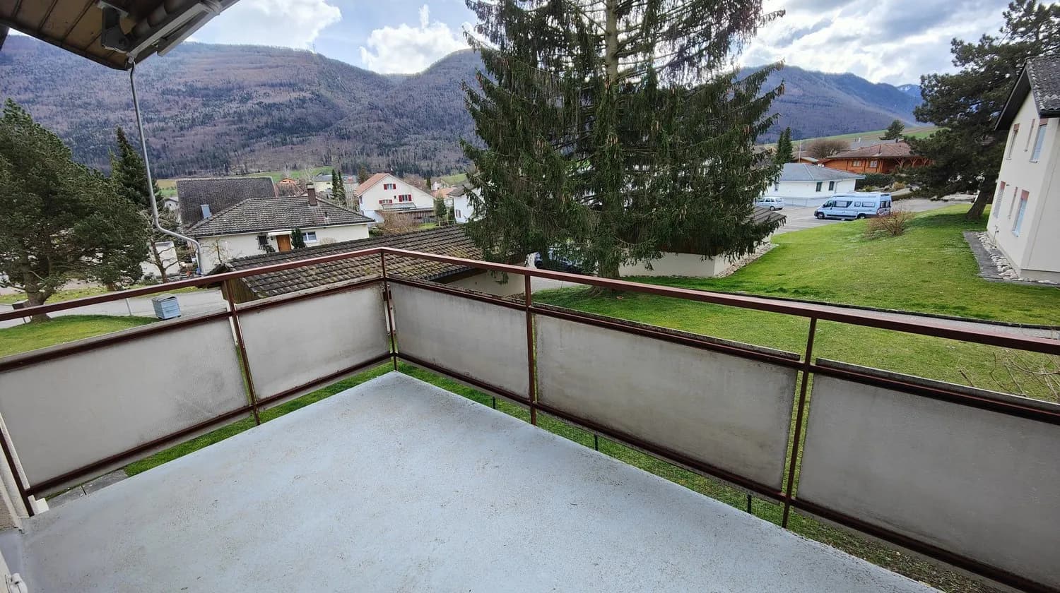 Helle 4.5-Zimmer-Wohnung mit Balkon, Aedermannsdorf