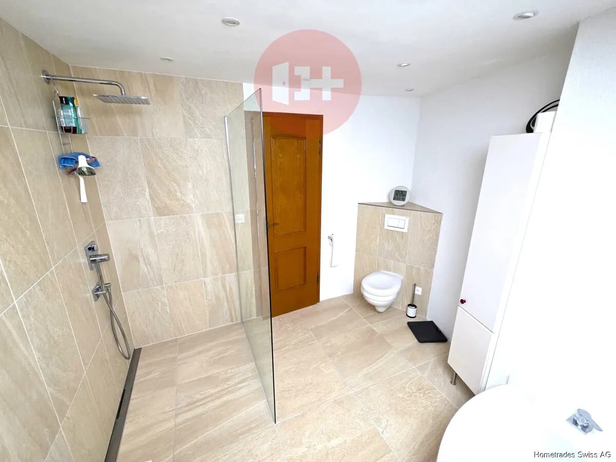 RUSTIKALES EINFAMILIENHAUS MIT WEITSICHT FÜR DIE FAMILIE!