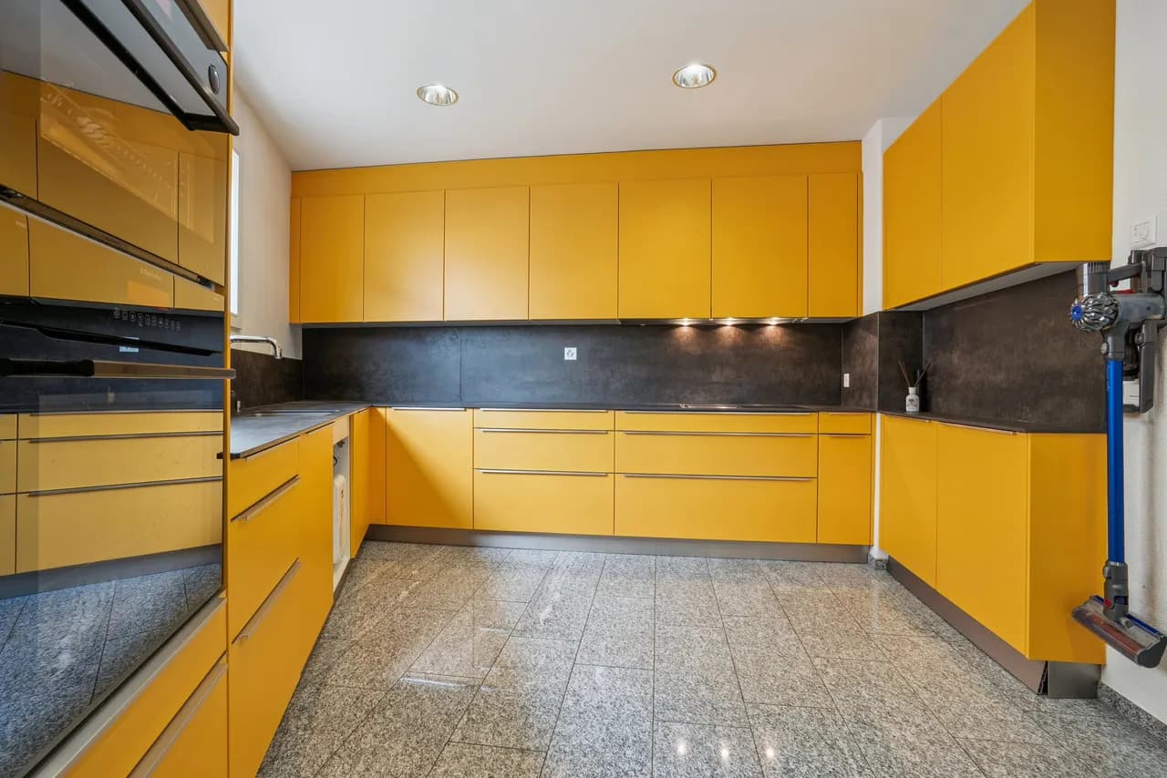 ALL IN ONE - WOHNEN UND/ODER ARBEITEN AN TOPP LAGE