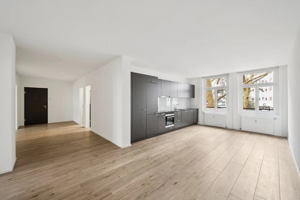 Grosse und moderne Wohnung an beliebter Lage