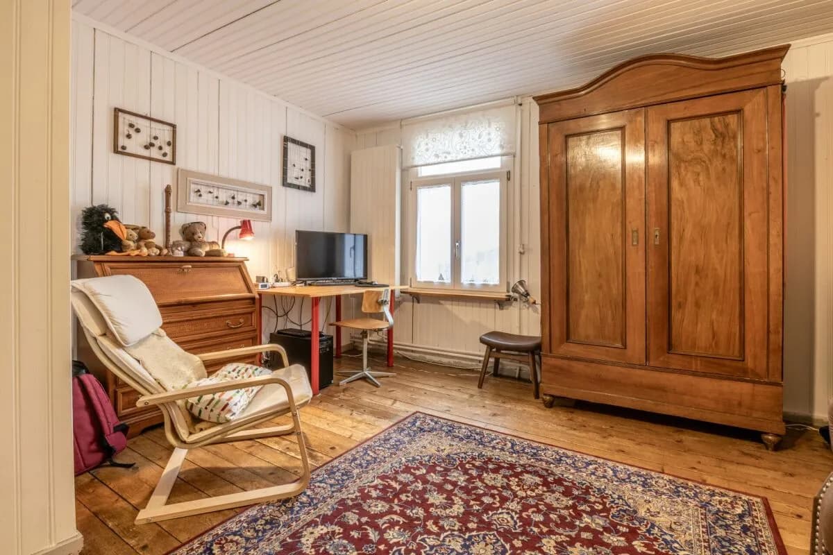 Historisches Juwel: 7-Zimmer-Einfamilienhaus mit vielseitigem Raumangebot