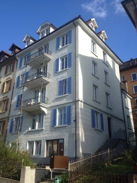 Tolle, helle und grosszügige Wohnung an zentraler Lage!!