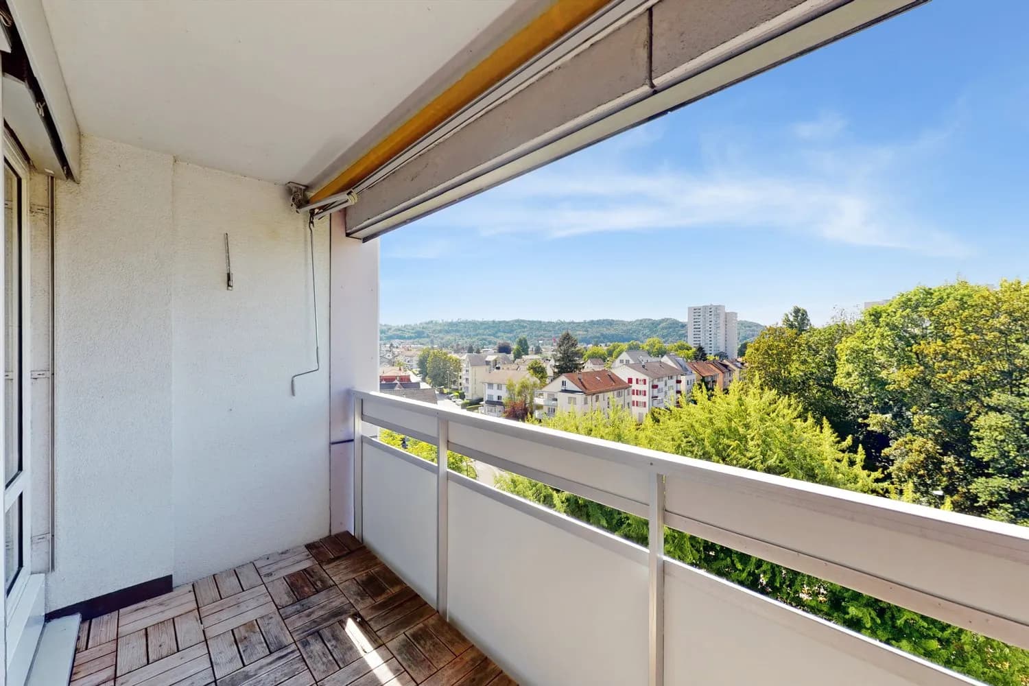 Helle schöne Wohnung mit gutem ÖV-Anschluss