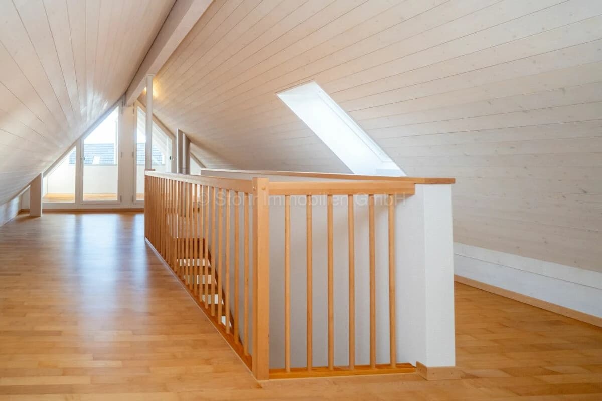Unter dem Dach - Charmante 3.5-Zimmer-Dachwohnung mit Galerie