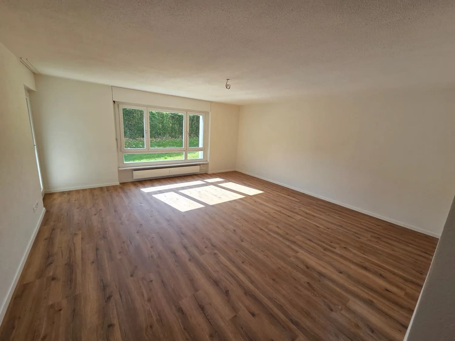 Neu renoviert mit Seeblick und Gartensitzplatz!