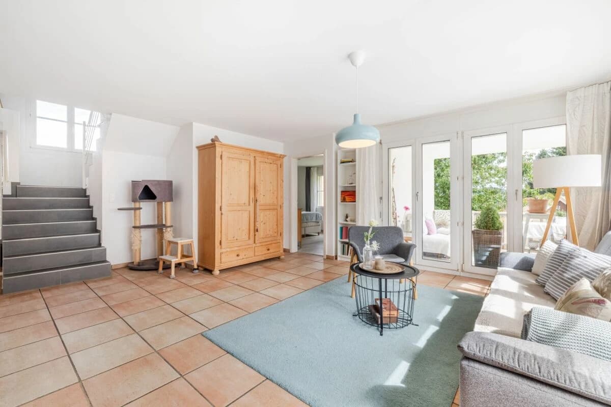 Ruhig, Sonnig und mit viel Platz: 6.5-Zimmer-Dachmaisonettewohnung mit hellen Räumen im schönen Speicher