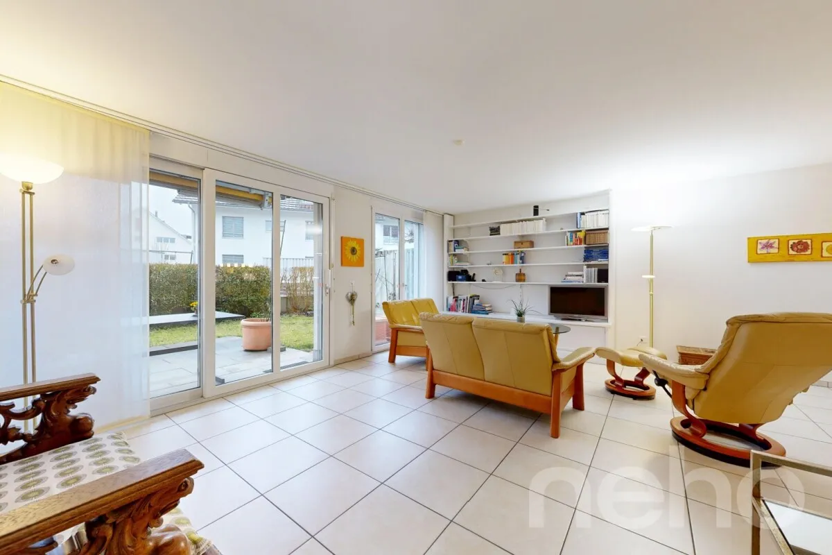 Attraktives Familienhaus mit Garten und direktem TG-Zugang