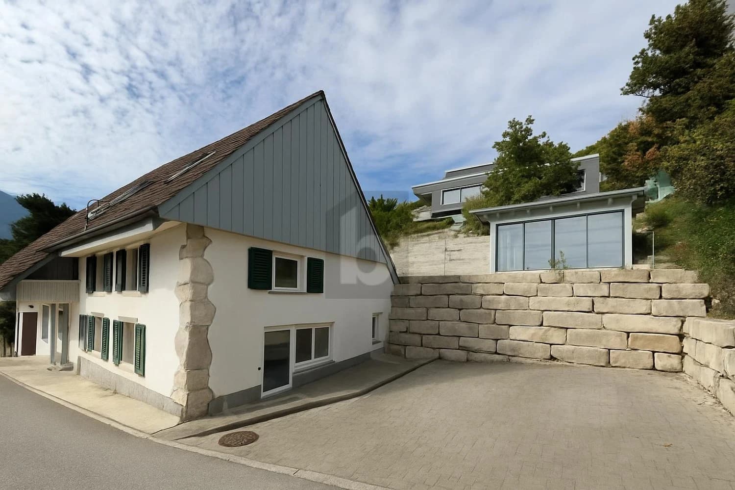 AN SONNIGER LAGE MIT WINTERGARTEN!