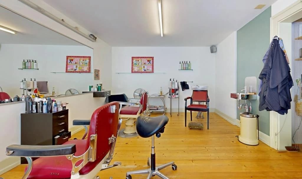 Gschichtsträchtigi Muure mit modernem Inneläbe ir Burgdorfer Autstadt