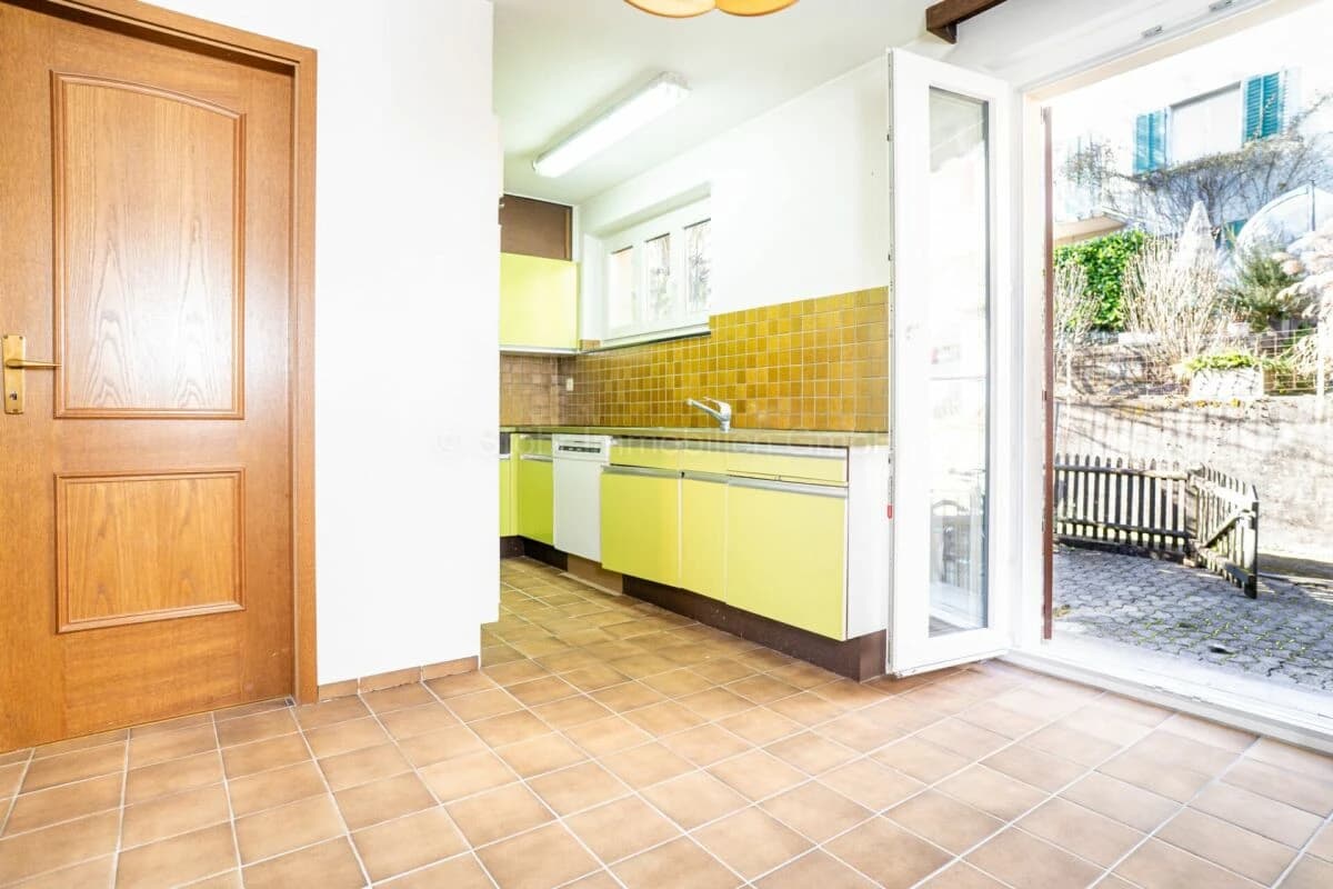 Charmantes 5.5 Zimmer Mittelhaus mit Potenzial an beliebter Lage